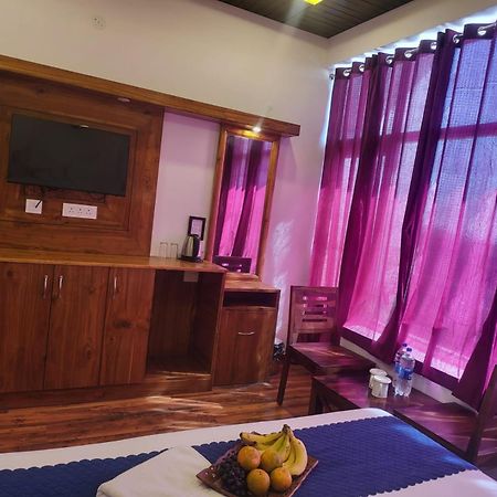 Hotel Kasauli View Cafe Restaurant Open Terrace Mountain View Bagian luar foto