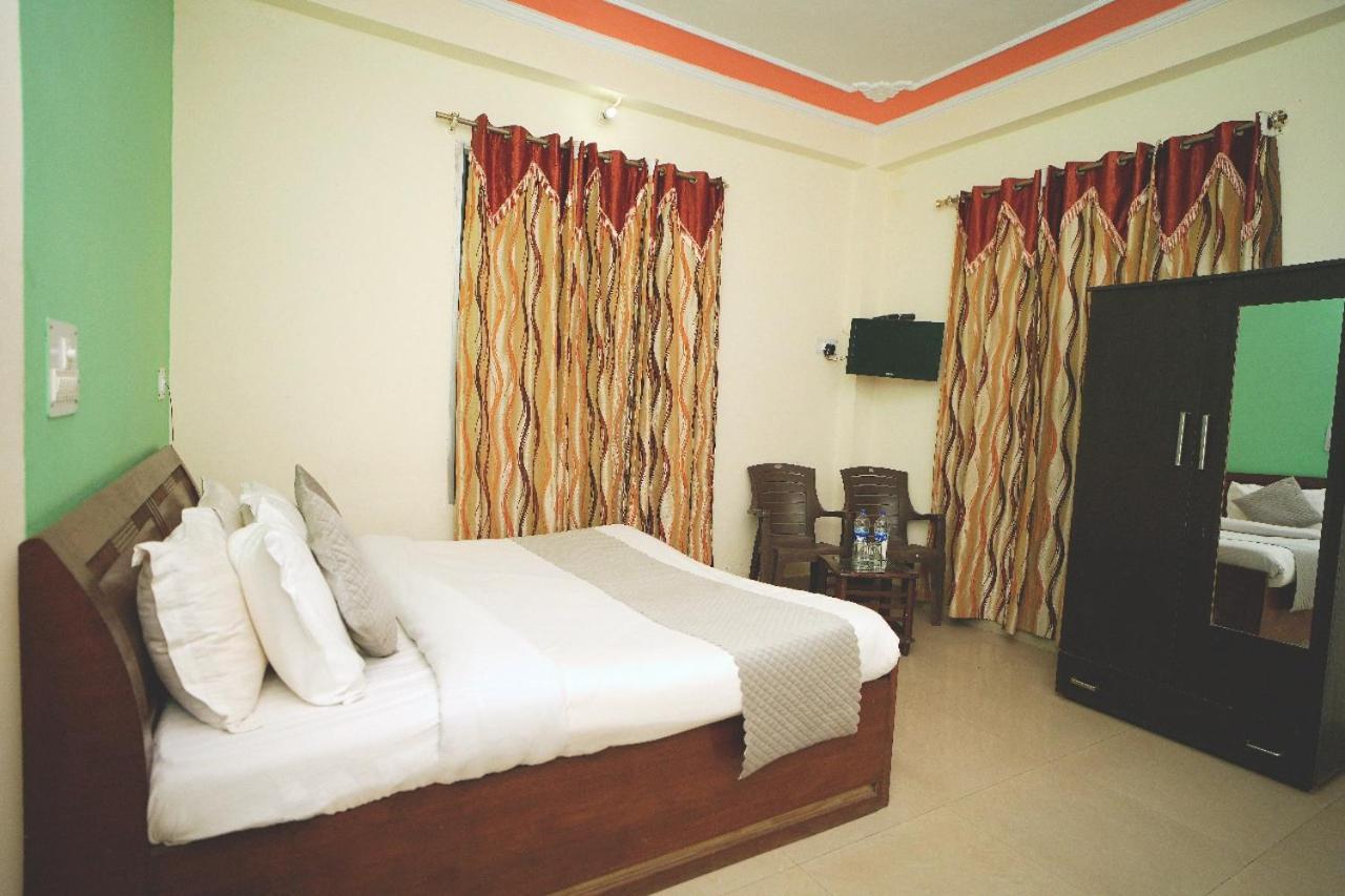 Hotel Kasauli View Cafe Restaurant Open Terrace Mountain View Bagian luar foto