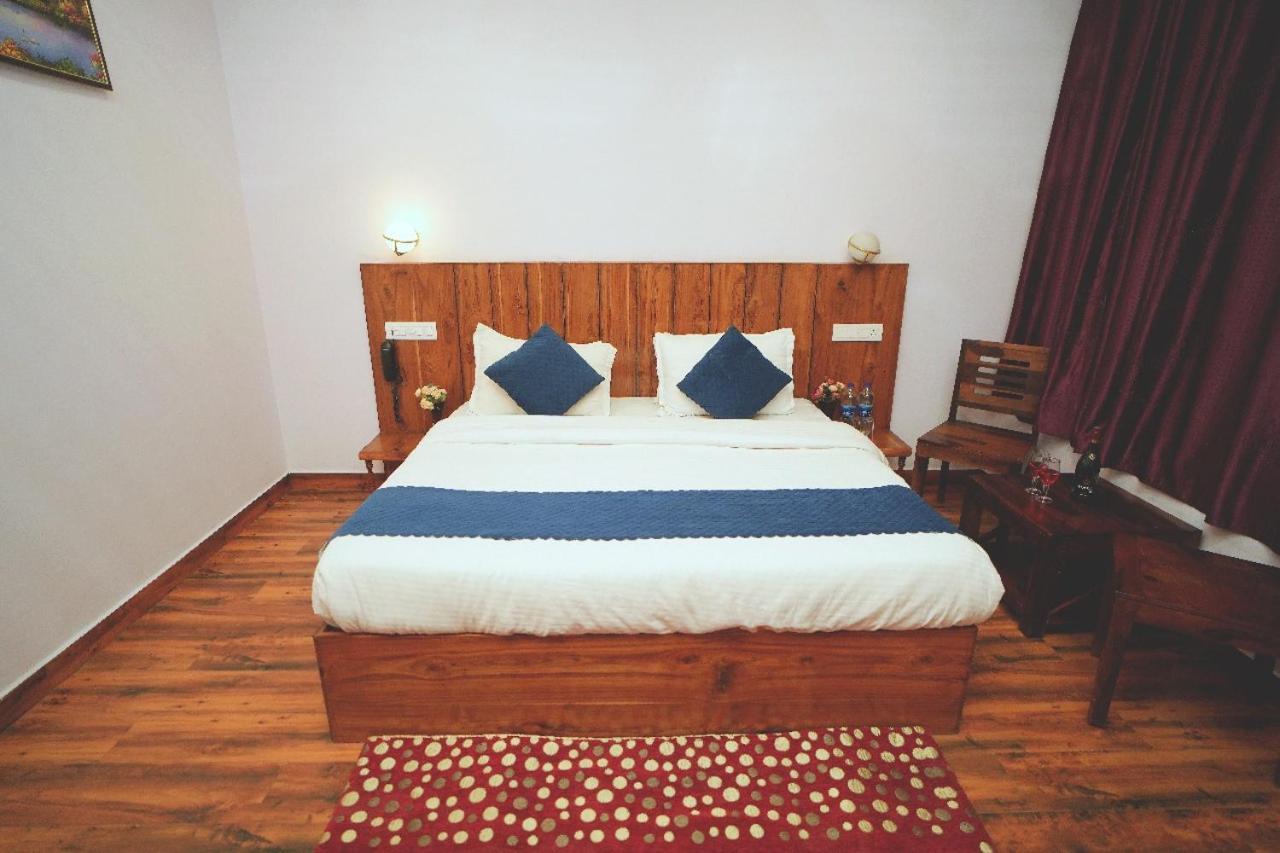 Hotel Kasauli View Cafe Restaurant Open Terrace Mountain View Bagian luar foto