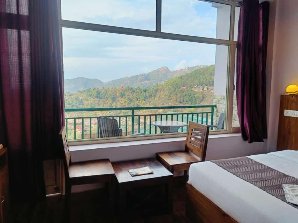 Hotel Kasauli View Cafe Restaurant Open Terrace Mountain View Bagian luar foto