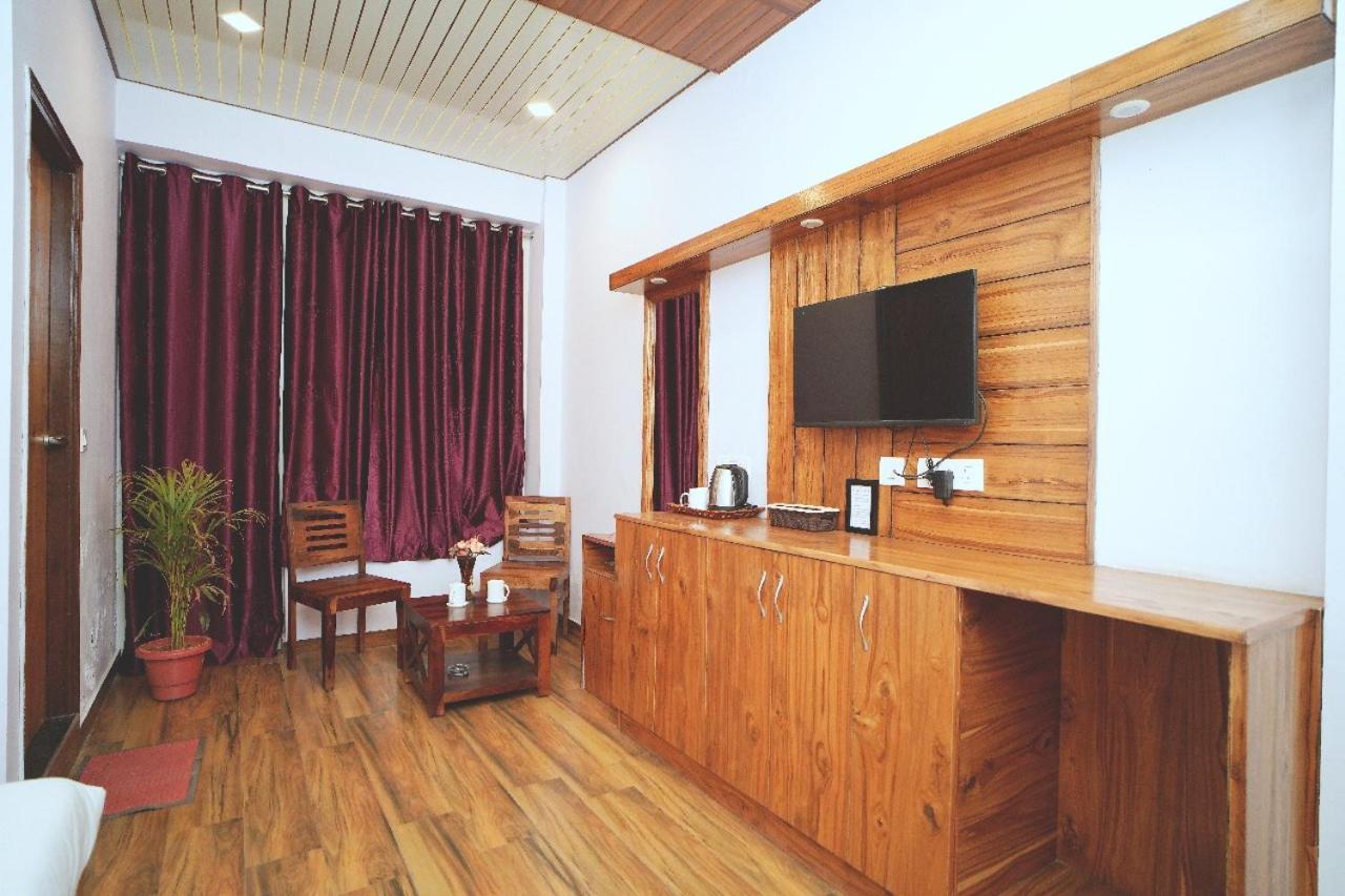 Hotel Kasauli View Cafe Restaurant Open Terrace Mountain View Bagian luar foto